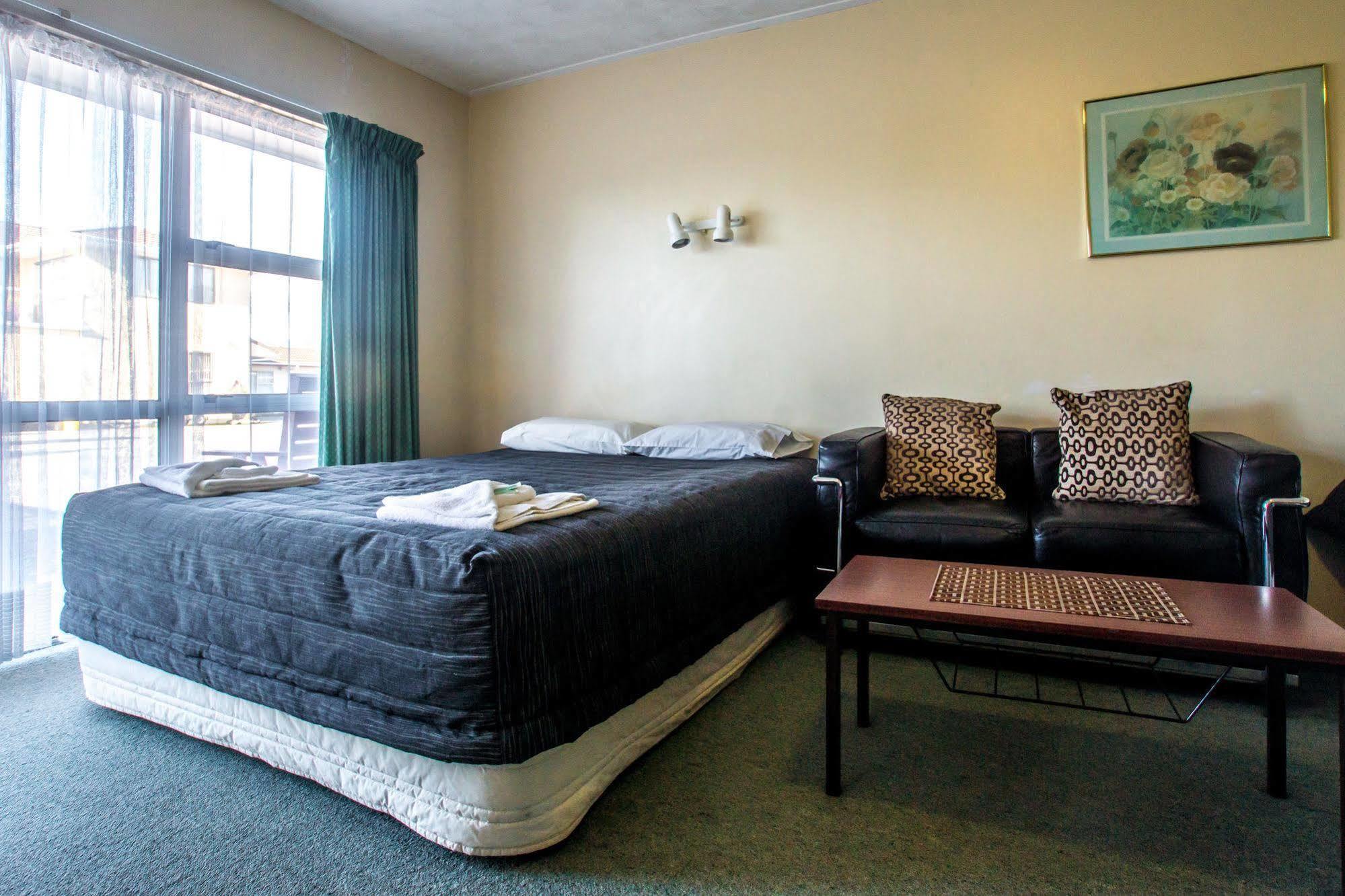 Ascot Motor Lodge Westport Bagian luar foto